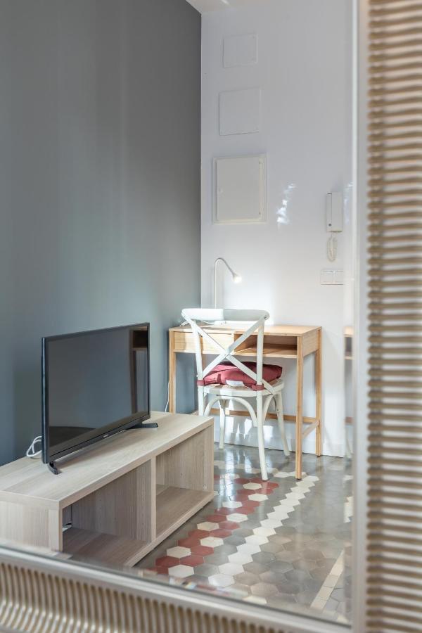 Apt With Antique Floor & Lots Of Sun Light Valencia Buitenkant foto